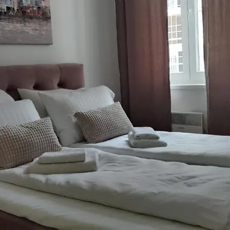 Campanula With Balcony Lägenhet *