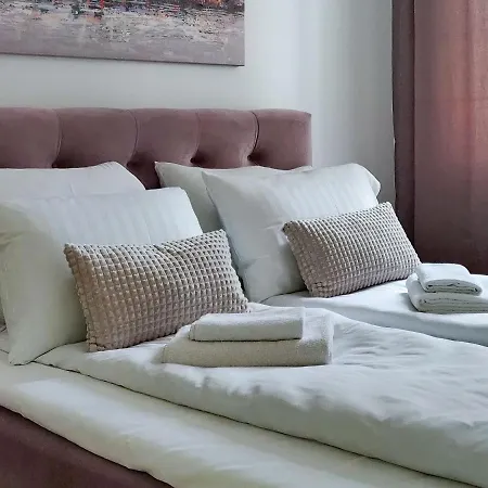 Campanula With Balcony Apartment