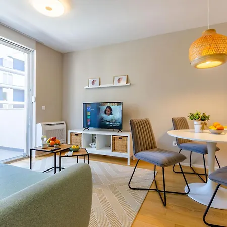 Campanula With Balcony Apartmán *