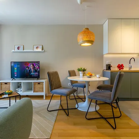 Campanula With Balcony Apartment *