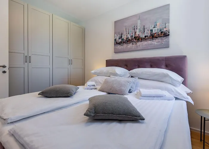 Campanula With Balcony Lägenhet